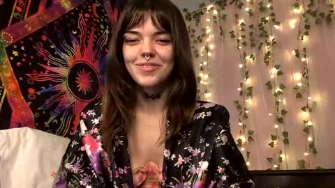 Snapshot of faerienugs chatting on October 2025 11:59:02 PM Faerie 3 online show from October 2025 11:59:02 PM