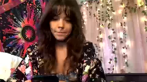 Snapshot of faerienugs chatting on October 2025 08:51:02 PM Faerie 3 online show from October 2025 08:51:02 PM