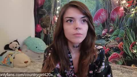 Snapshot of faerienugs chatting on November 2025 02:01:02 AM Faerie 3 online show from November 2025 02:01:02 AM