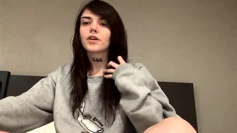 Snapshot of faerienugs chatting on December 2025 12:52:02 AM Faerie 3 online show from December 2025 12:52:02 AM