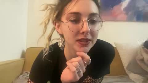 Fae online show from October 2025 12:41:02 AM