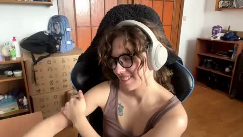Snapshot of faintpeach chatting on May 2026 10:01:01 AM Loly online show from May 2026 10:01:01 AM