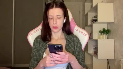 Snapshot of fairy_bloomix chatting on February 2026 06:04:02 PM Bloom online show from February 2026 06:04:02 PM