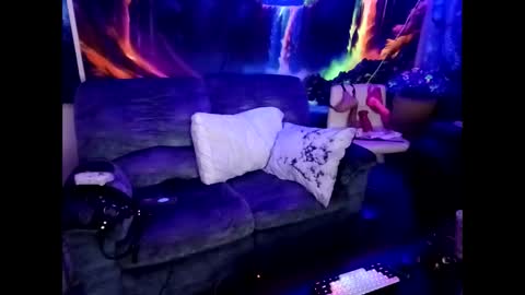 fairy_moan online show from November 2025 02:00:02 AM