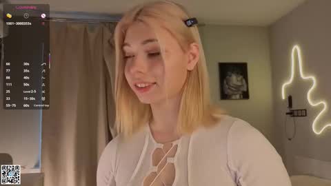 Emilia online show from October 2025 04:14:01 AM