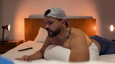 Snapshot of falkor_xl chatting on March 2026 12:58:02 AM Falkor online show from March 2026 12:58:02 AM