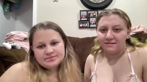 fall_flowers96 online show from February 2026 03:32:02 AM