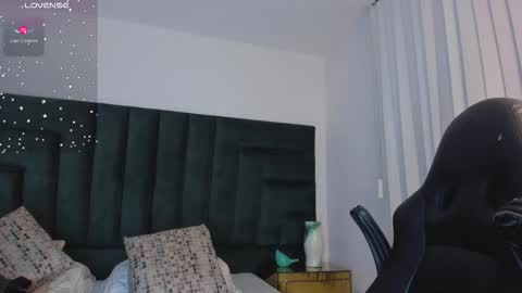 Snapshot of faloonroussel chatting on October 2025 07:00:01 PM Faloon online show from October 2025 07:00:01 PM