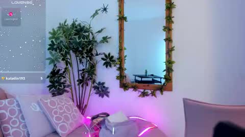 Snapshot of faloonroussel chatting on November 2025 01:27:01 AM Faloon online show from November 2025 01:27:01 AM