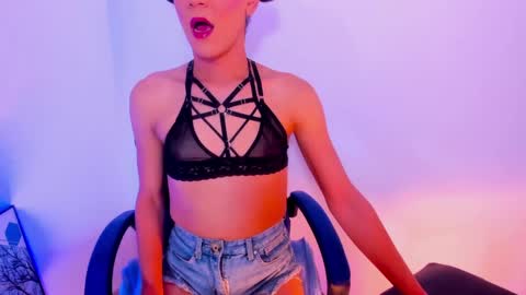 Andrea online show from February 2025 07:06:01 AM