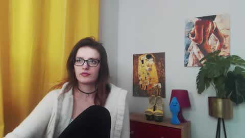 Snapshot of fancynadine chatting on January 2025 09:28:01 AM Nadine online show from January 2025 09:28:01 AM