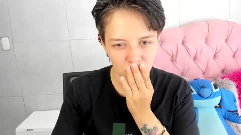 Snapshot of fanny_18 chatting on October 2025 04:02:02 AM FANNY online show from October 2025 04:02:02 AM