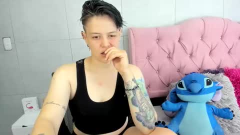 Snapshot of fanny_18 chatting on November 2025 02:00:01 AM FANNY online show from November 2025 02:00:01 AM