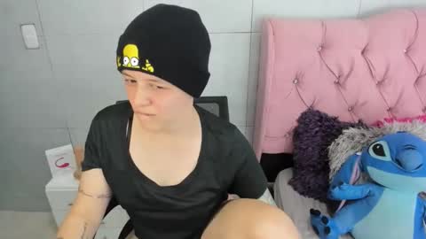 Snapshot of fanny_18 chatting on November 2025 01:49:01 AM FANNY online show from November 2025 01:49:01 AM