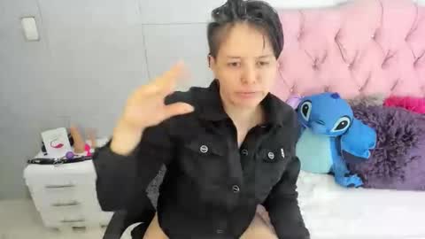 Snapshot of fanny_18 chatting on December 2025 01:32:02 AM FANNY online show from December 2025 01:32:02 AM