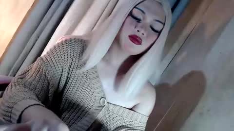 DANIELLA - DONT FORGET TO GIVE ME A THUMBSU UP online show from June 2026 12:36:02 PM