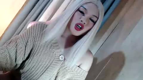 DANIELLA - DONT FORGET TO GIVE ME A THUMBSU UP online show from June 2026 12:54:02 AM