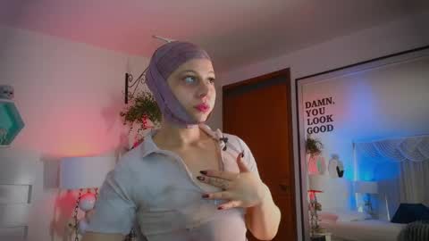 Snapshot of farahh_magdaly chatting on October 2025 12:07:02 PM Farah online show from October 2025 12:07:02 PM