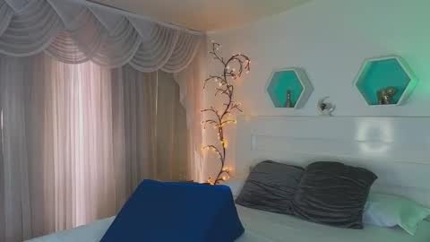 Snapshot of farahh_magdaly chatting on November 2025 12:09:02 PM Farah online show from November 2025 12:09:02 PM