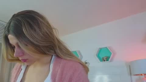 Snapshot of farahh_magdaly chatting on November 2025 12:05:02 PM Farah online show from November 2025 12:05:02 PM