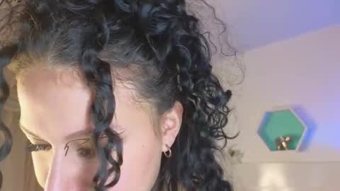 Snapshot of farahh_magdaly chatting on November 2025 12:05:02 PM Farah online show from November 2025 12:05:02 PM