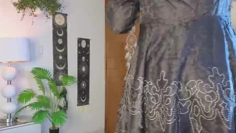 Snapshot of farahh_magdaly chatting on December 2025 12:03:02 PM Farah online show from December 2025 12:03:02 PM