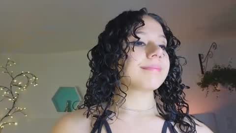 Snapshot of farahh_magdaly chatting on December 2025 12:03:02 PM Farah online show from December 2025 12:03:02 PM