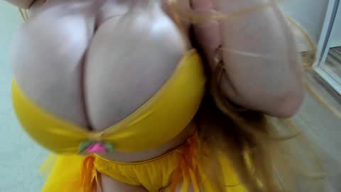 Snapshot of farradayy chatting on November 2025 03:00:02 PM call me Farradayy online show from November 2025 03:00:02 PM