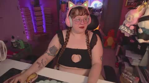 Snapshot of fatveronica chatting on June 2026 03:05:01 AM FatVeronica online show from June 2026 03:05:01 AM