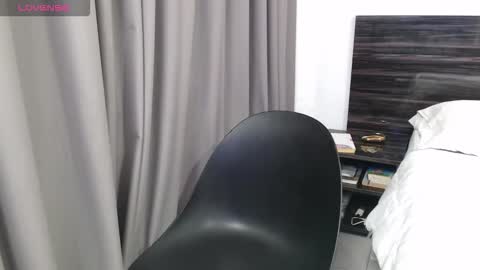 Snapshot of faustosaenz chatting on October 2025 10:08:01 PM FAUSTO online show from October 2025 10:08:01 PM