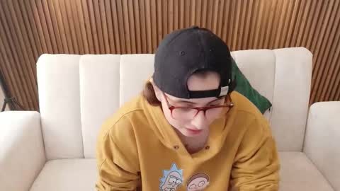 Feelena online show from January 2026 04:33:01 PM