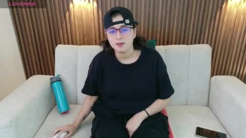 Feelena online show from May 2026 07:54:02 PM