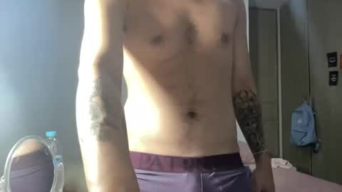 Snapshot of feelingasanocean chatting on November 2025 02:55:01 AM colombianboyzzz online show from November 2025 02:55:01 AM