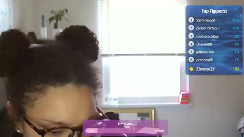 Snapshot of feetnymph chatting on January 2025 10:22:01 PM Soley online show from January 2025 10:22:01 PM