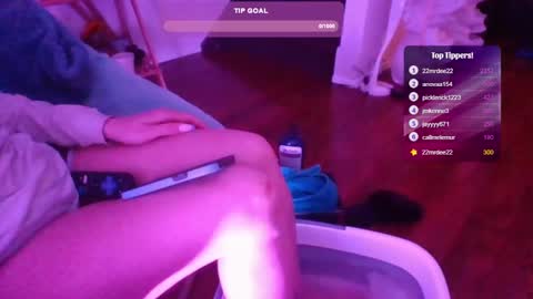 Snapshot of feetnymph chatting on March 2025 02:17:01 AM Soley online show from March 2025 02:17:01 AM