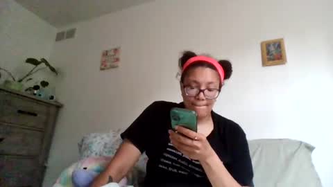 Snapshot of feetnymph chatting on June 2026 06:05:02 PM Soley online show from June 2026 06:05:02 PM