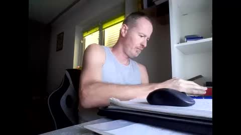 Max online show from December 2025 12:43:02 PM