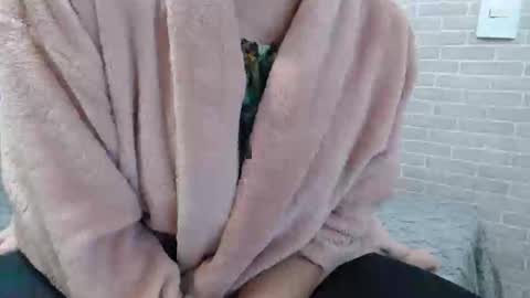 Snapshot of felina_hot chatting on October 2025 04:57:01 AM Felina Hot online show from October 2025 04:57:01 AM