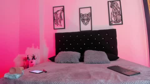 felina online show from June 2026 04:53:02 PM