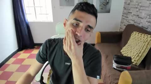 Snapshot of felipe_colinss chatting on April 2026 05:30:01 PM felipe colinss online show from April 2026 05:30:01 PM