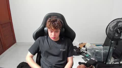 felix0420 online show from November 2025 06:40:01 PM