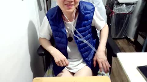 felixlau online show from December 2025 04:36:01 PM