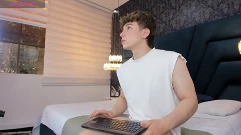 Femboy Max online show from March 2026 11:47:02 AM