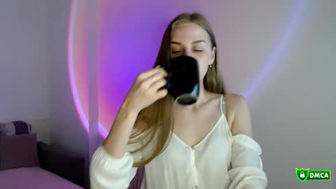 Femke online show from October 2025 02:13:02 PM