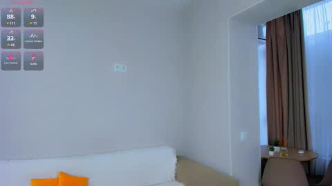 Snapshot of feral__berry__ chatting on November 2025 08:46:02 AM Regi online show from November 2025 08:46:02 AM