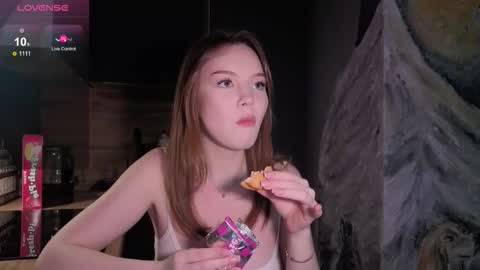 Snapshot of feral_berrys chatting on November 2025 03:22:01 PM Nancy online show from November 2025 03:22:01 PM