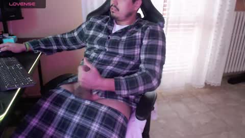 Snapshot of fernan_reds chatting on February 2025 09:43:02 AM Fernan online show from February 2025 09:43:02 AM