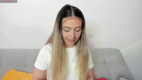 fernanda  online show from April 2026 03:28:02 PM