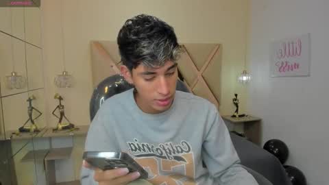 Snapshot of ferphoenix_ chatting on October 2025 03:07:02 AM FER PHOENIX online show from October 2025 03:07:02 AM