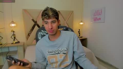 Snapshot of ferphoenix_ chatting on November 2025 03:17:01 AM FER PHOENIX online show from November 2025 03:17:01 AM